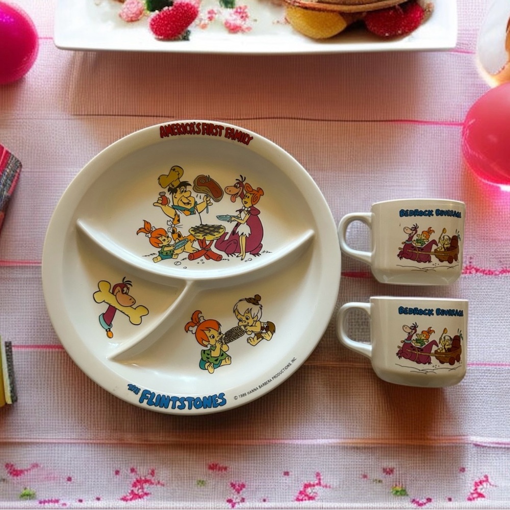 Vintage 1986 Flintstones America’s First Family Compartment Plate & 2 Cups